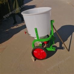 悬挂式圆桶撒肥机 四轮带后置方桶撒肥机 牵引式颗粒肥料施肥机