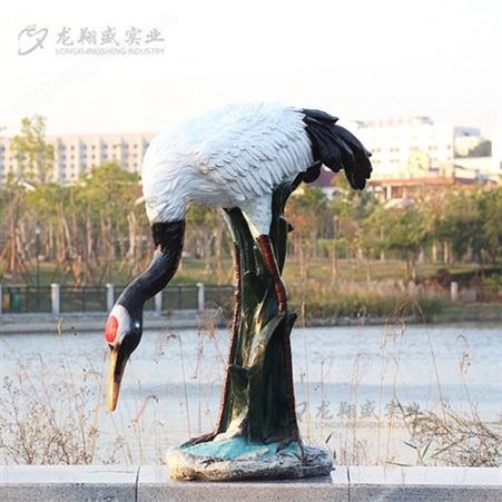 惠州玻璃钢仙鹤雕塑户外假山水池仿真动物摆件花园庭院雕塑景观小品