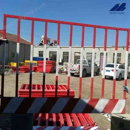 层远定型化防护围栏厂家 定型化防护围栏现货批发