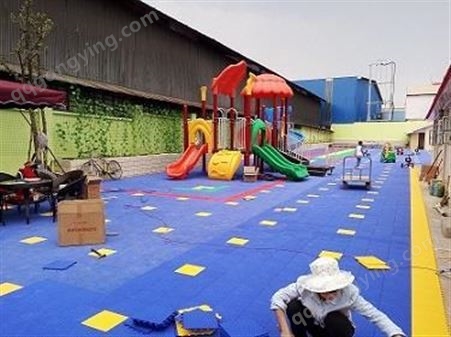 云南悬浮地垫 幼儿园篮球场地胶 户外 操场体育跑道 防滑地板