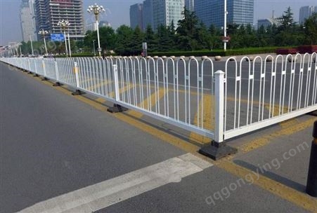 市政道路护栏马路公路人行道交通锌钢防护栏围栏