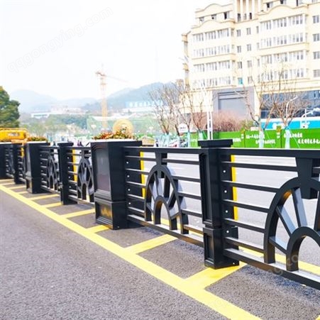 不锈钢花箱护栏 市政铁艺景观隔离带花槽道路防撞围栏可定制