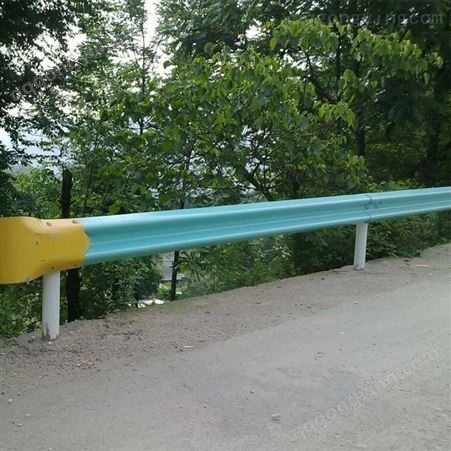 昌润交通 道路安全设施镀锌护栏板供应